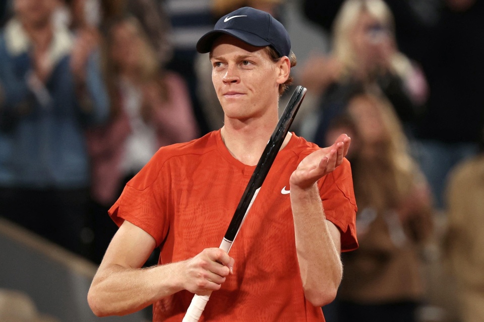 他在肘区策 他在肘区策