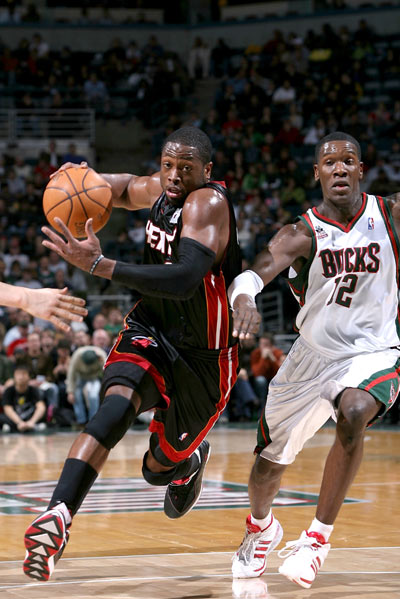 的中场铁闸 的中场铁闸